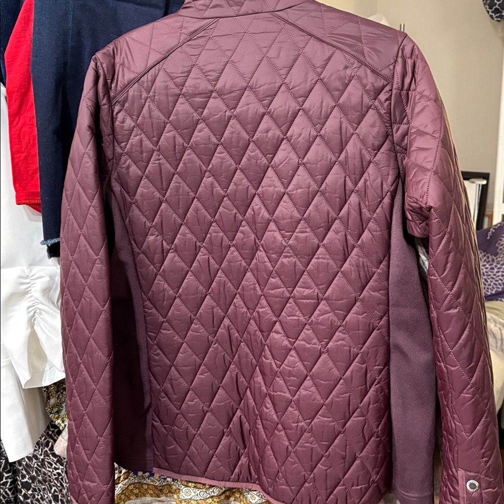 Barbour burgundy quilted women's jacket. - Picture 6 of 10